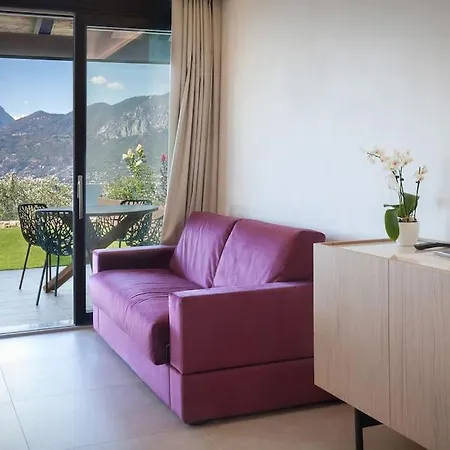 Apartment Divina - Prima Con Piscina E Vista Castelletto Di Brenzone