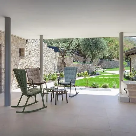 Apartment Divina - Prima Con Piscina E Vista Castelletto Di Brenzone